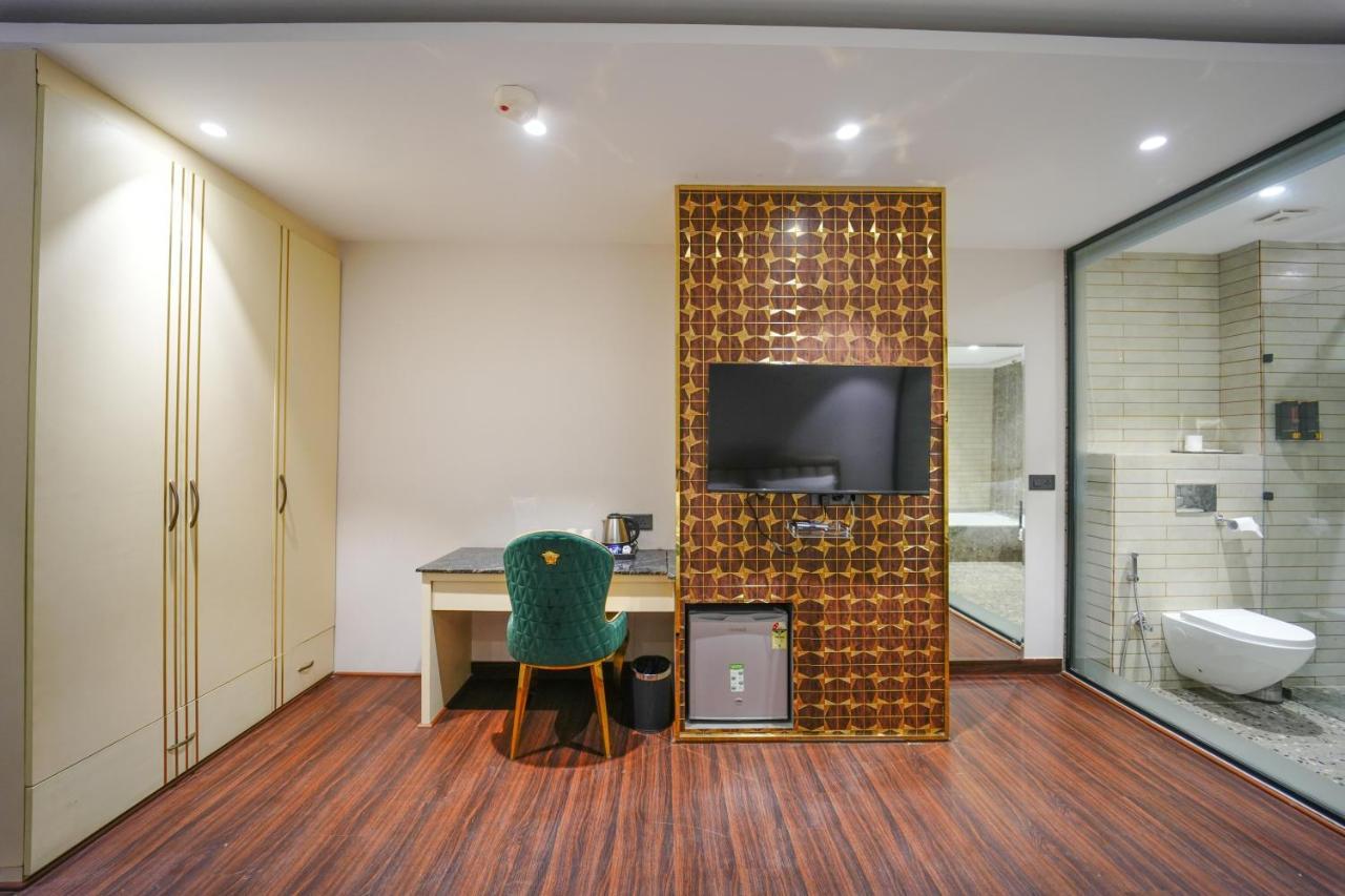Clay Inn Hotels, Paschim Vihar Delhi  Exterior photo