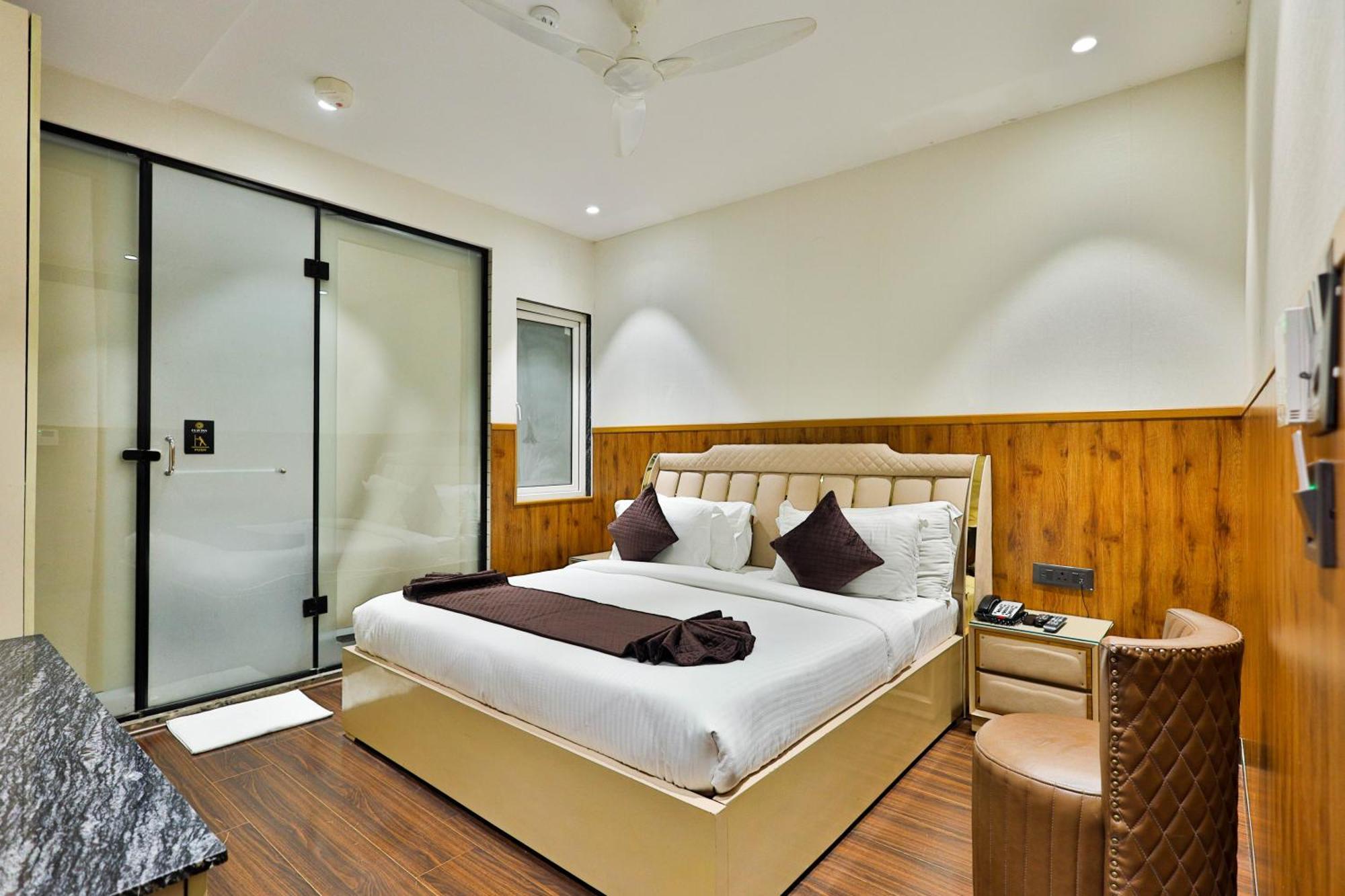 Clay Inn Hotels, Paschim Vihar Delhi  Exterior photo